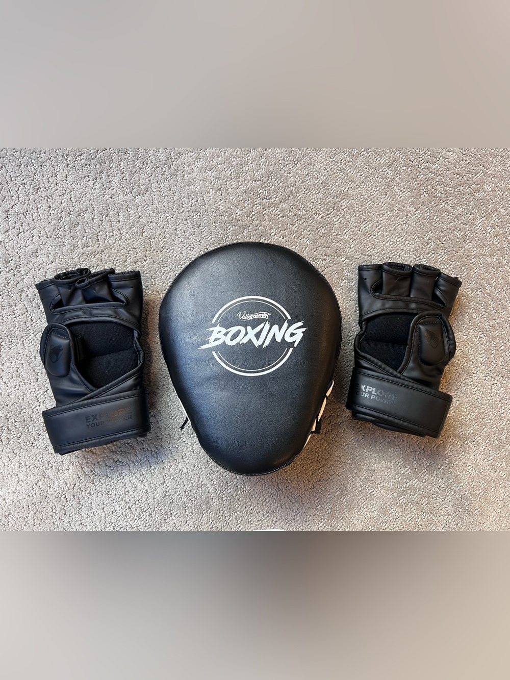 MMA Boxing Focus Mitt and Fingerless Gloves Set - Black small/medium